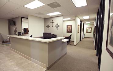 entrance of DiSiena & Irvine Chiropractic, Brain Wellness, and Nutrition in Irvine