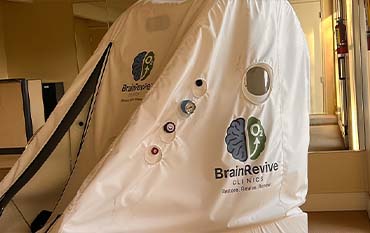 treatment room at DiSiena & Irvine Chiropractic, Brain Wellness, and Nutrition in Irvine